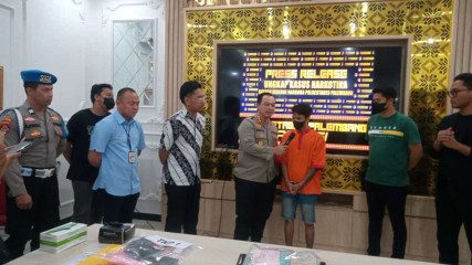 Satres Narkoba Polrestabes Palembang Tangkap Pengedar Sabu