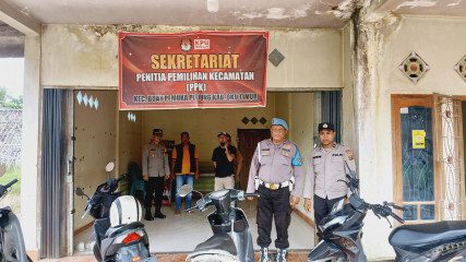 Kapolsek BP Peliung Cek Gudang Penyimpanan Kotak Suara
