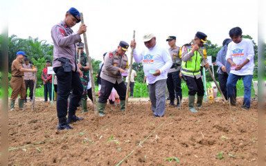 Dukung Program Asta Cita Presiden, Wakapolda Jambi Tanam Jagung