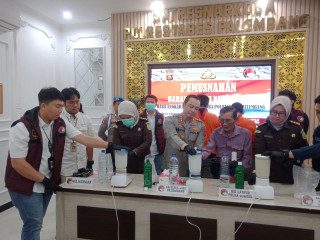 Satres Narkoba Polrestabes Palembang Musnahkan BB Sabu 3,1 Kilogram