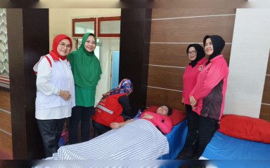 Setetes Darah Sangat Beguna, Persit Kartika Chandra Kirana Lubuklinggau Gelar Donor Darah