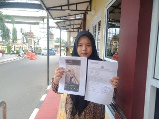 Tukar Uang Baru Buat THR, Putri Kehilangan 21,6 Juta Rupiah