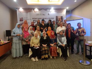 Karya Buku Puisi “Pulang” Ditulis Aina Rumiyati Aziz