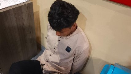 Tidak Terima Ditilang Karena Tidak Pakai Helm, Pemuda ini Pecahkan Kaca Pos Polisi