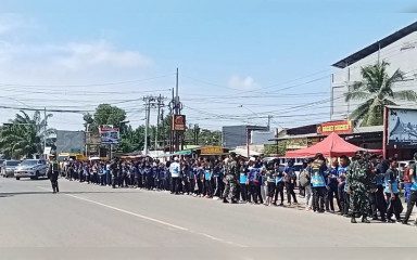 Pelajar di Palembang Kecewa Tak Dapat Melihat Langsung Wajah Presiden Prabowo