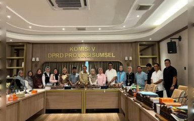 Terkait Prahara Rumah Tangga Pimpinan Holiday Angkasa, Komisi V DPRD Sumsel Akan Fasilitasi Pertemuan Ibu-Anak