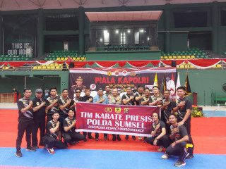 Tujuh Medali Diraih Tim Karate Polda Sumsel Pada Kejuaraan Piala Kapolri Cup 2025