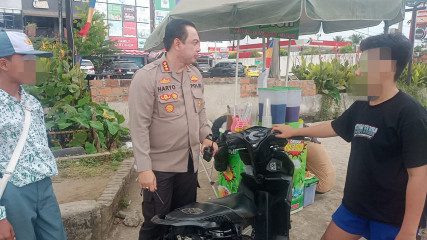 Kapolrestabes Palembang Berhentikan Tiga Pelajar Berboncengan Tiga Gunakan Knalpot Brong Diduga Hendak Aksi Balap Liar