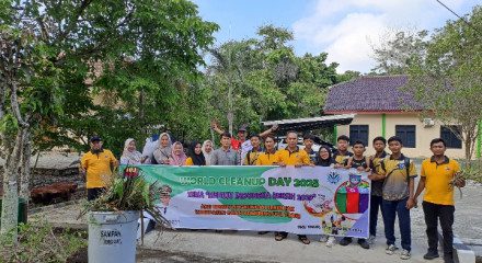 Kadin DLH OKU Timur World Cleanup Day 2025 Menjadi Aksi Positif Sebagai Bentuk Peduli Kepada Bumi